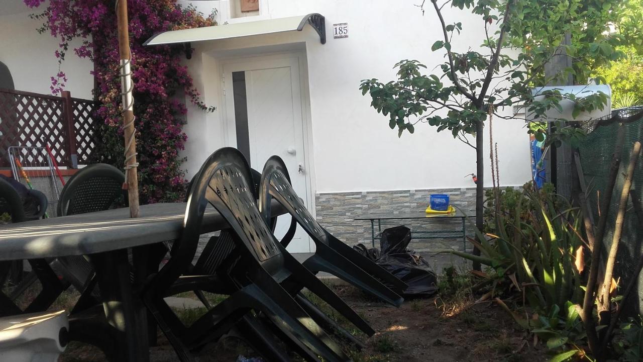 Rainbow House With Garden Viareggio Exterior foto